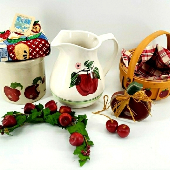 CLEARANCE!!! Apples kitchen gift set - Picture 2 of 15